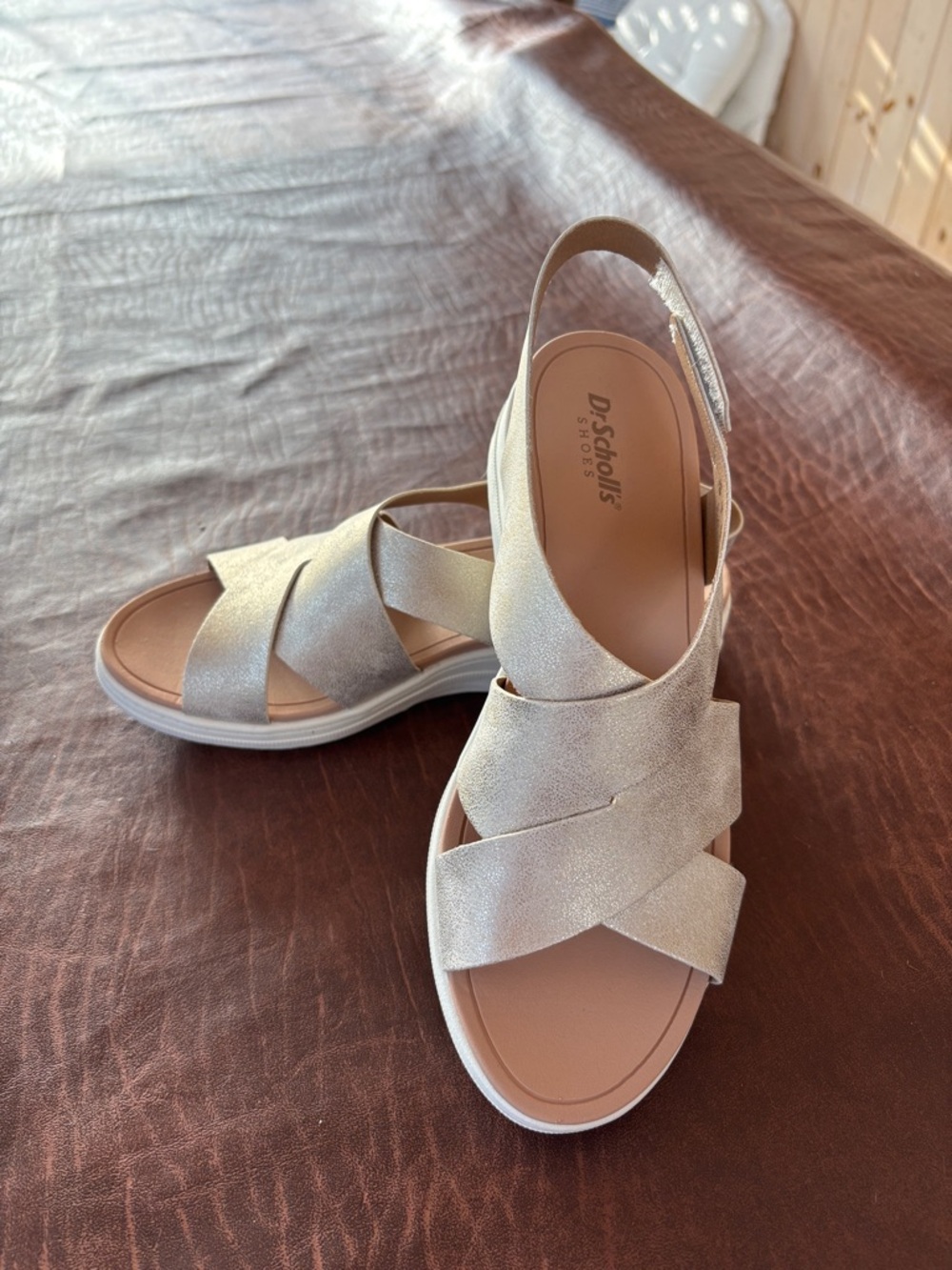 Dr. Scholl's Women's Metallic soft gold Cross-Strap Sandals